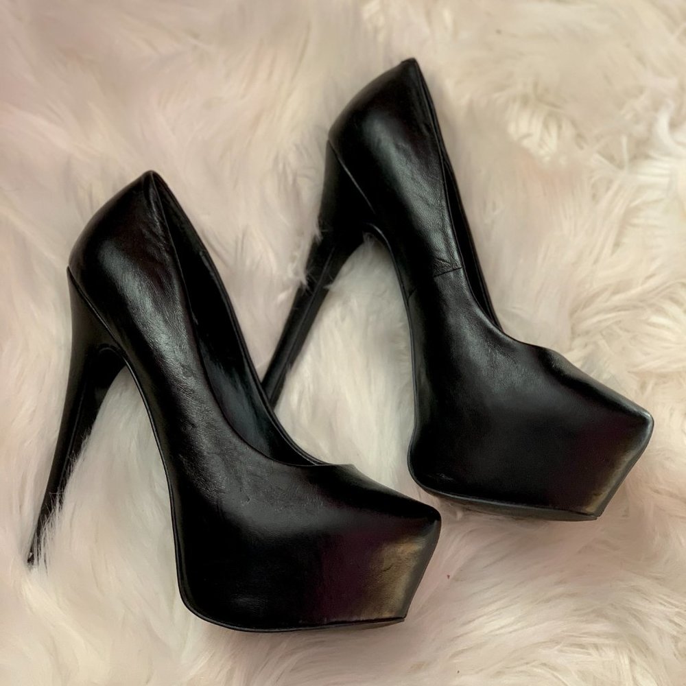 Steve Madden Dejavu Black Platform Stilettos